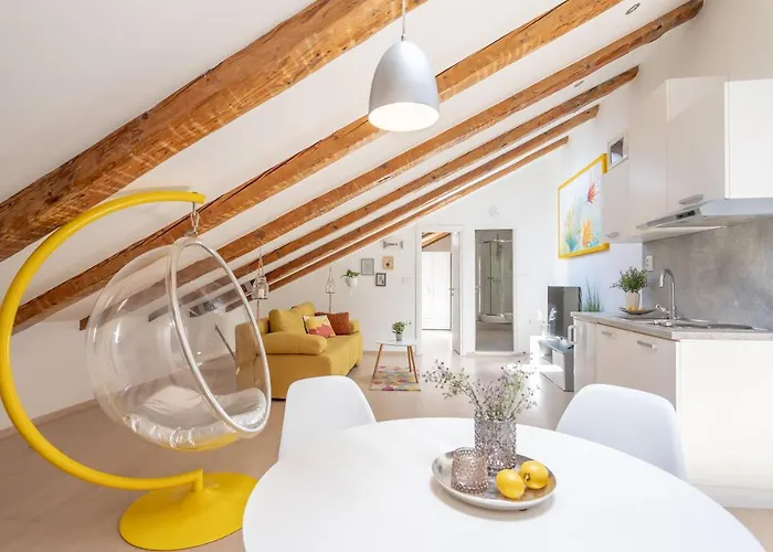 Fran Center شقة بولا