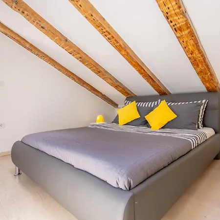 Fran Center Apartman Póla