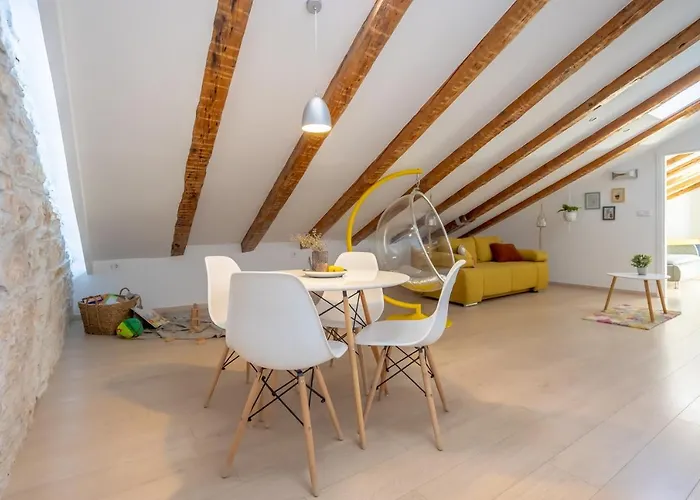 Апартаменти Fran Center Пула